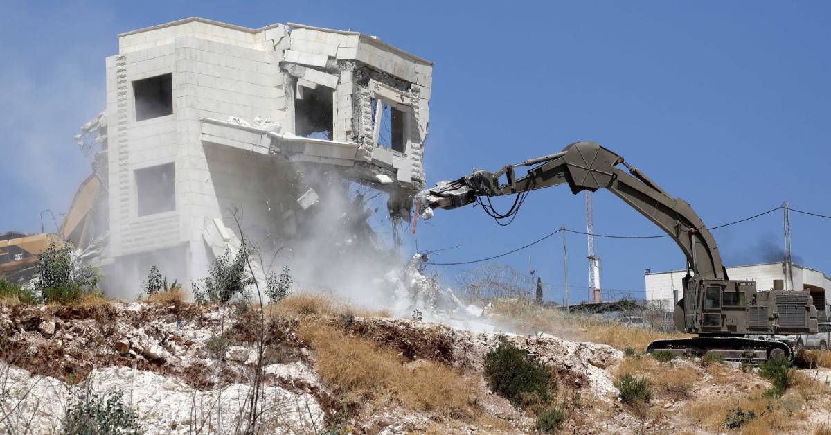 উত্তর গাজার সব বাড়িঘর গুঁড়িয়ে দিচ্ছে ইসরায়েল