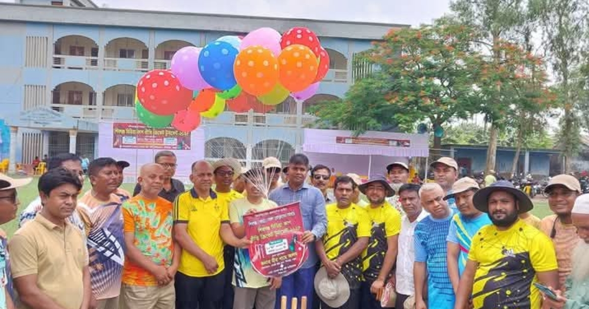 শিবগঞ্জে মিডিয়া কাপ ক্রিকেট টুর্ণামেন্টের উদ্বোধন