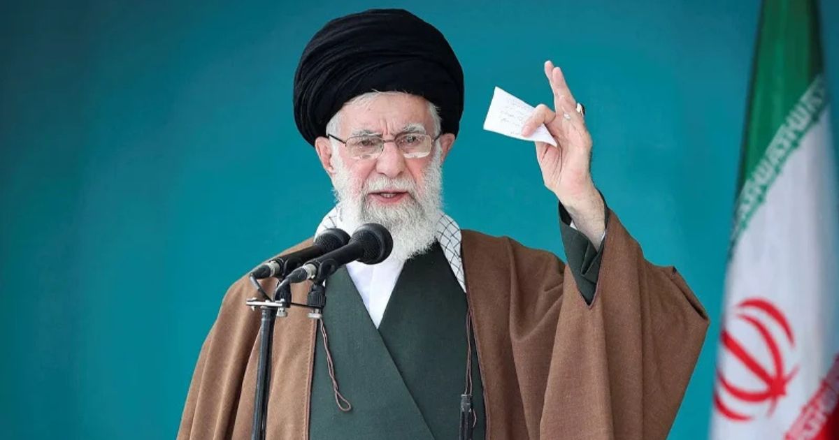 ইসরায়েল-যুক্তরাষ্ট্র জোটকে শাস্তি দিতে কঠিন অঙ্গীকার আয়াতুল্লাহ আলী খামেনির