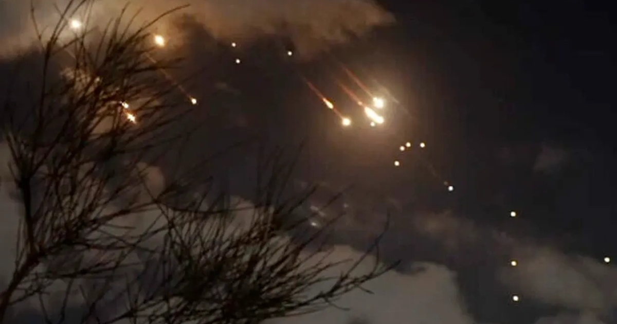 ইরানের দফায় দফায় হামলা, ইসরায়েলজুড়ে বিস্ফোরণ