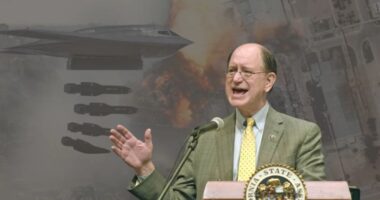 ইরানের পরমাণু ভাণ্ডারে আঘাত করতে পারেনি যুক্তরাষ্ট্র : মার্কিন কংগ্রেসম্যান