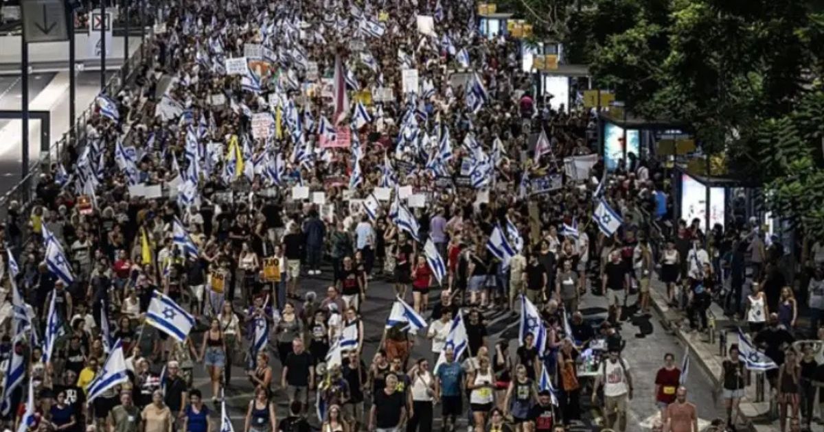 গাজার যুদ্ধ থামানোর জন্য কাঁদছে হাজারো ইসরায়েলি,আর যুদ্ধ নয়, এবার শান্তি চাই