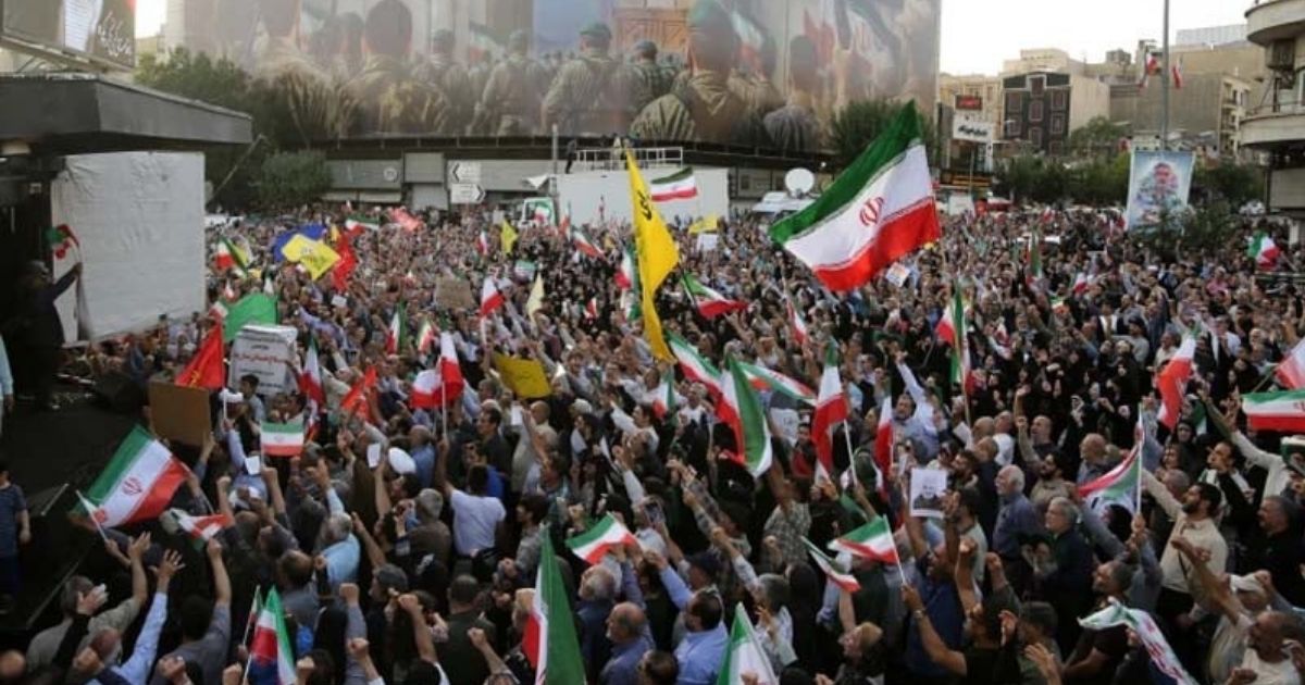 ইরানে বিক্ষোভে ফুঁসে উঠেছে জনগণ, অংশ নিলেন প্রেসিডেন্টও