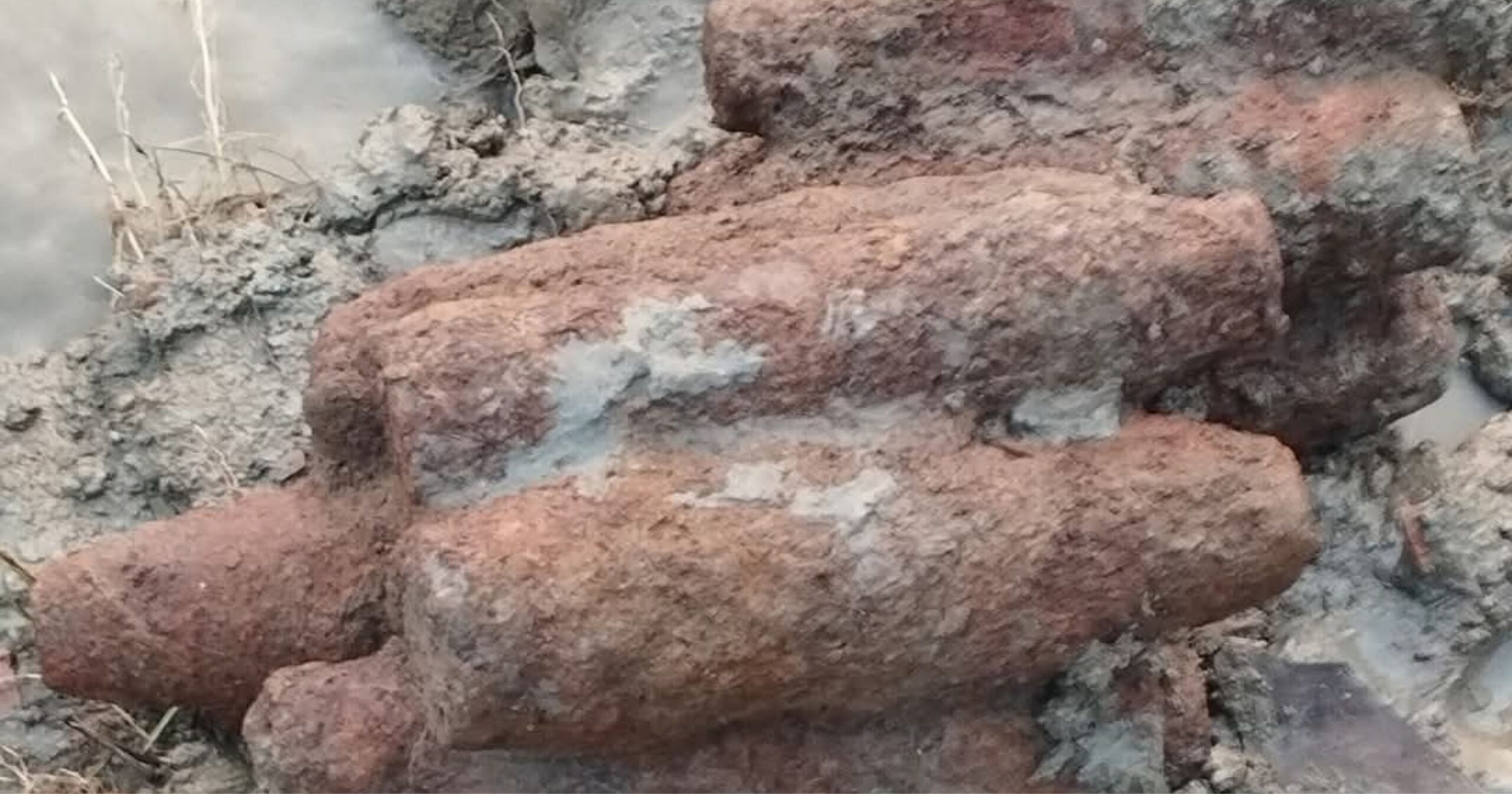 ভূঞাপুরে যমুনা নদীর তীর থেকে ১১টি মর্টার শেল উদ্ধার