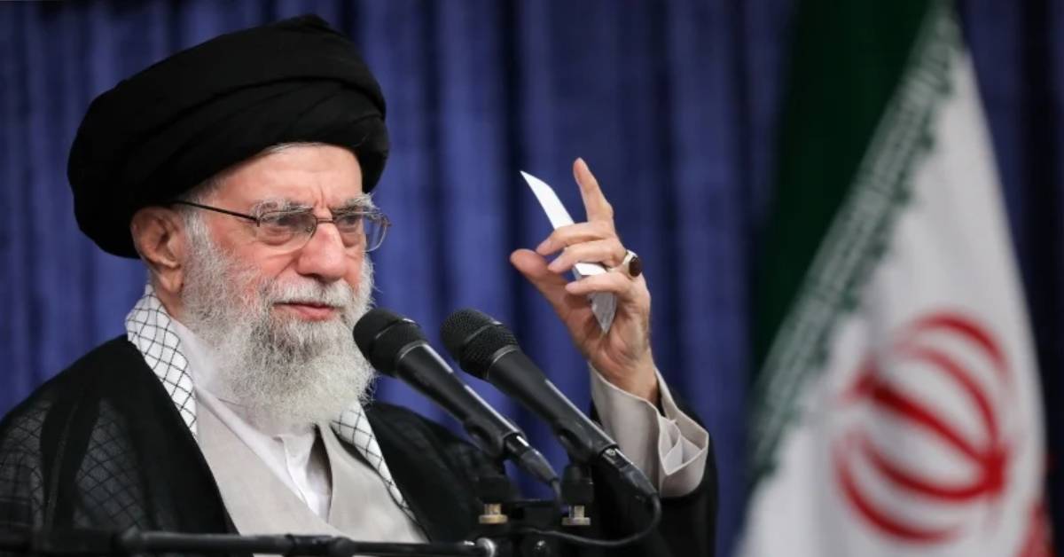 আমেরিকাকে মারাত্মক আঘাত করা হয়েছে, প্রয়োজনে আরো বড় আঘাত করা হবে: আয়াতুল্লাহ খামেনেয়ী