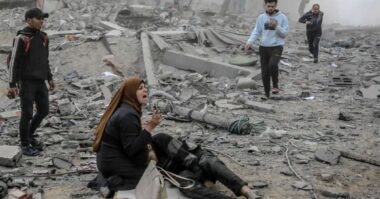 গাজায় ইসরায়েলি হামলায় একদিনে প্রাণ গেল আরও ৯৪ ফিলিস্তিনির