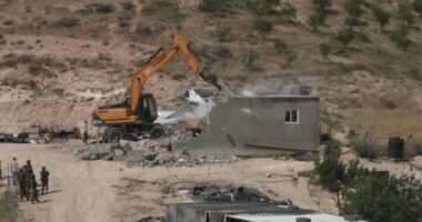 ফিলিস্তিনের গাজার প্রতিটি বাড়ি ভাঙার জন্য ঠিকাদারকে কত টাকা দেয় ইসরাইল?