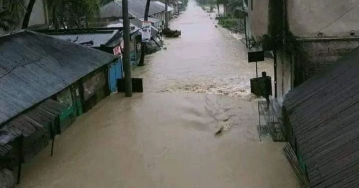 ফেনীতে বন্যানিয়ন্ত্রণ বাঁধের ১৪টি স্থানে ভাঙন, পানির নিচে ৩০ গ্রাম