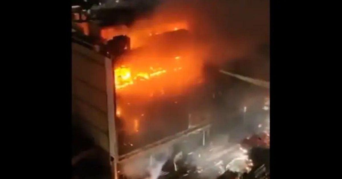 ইরাকের শপিংমলে ভয়াবহ আগুন, নিহত ৫০