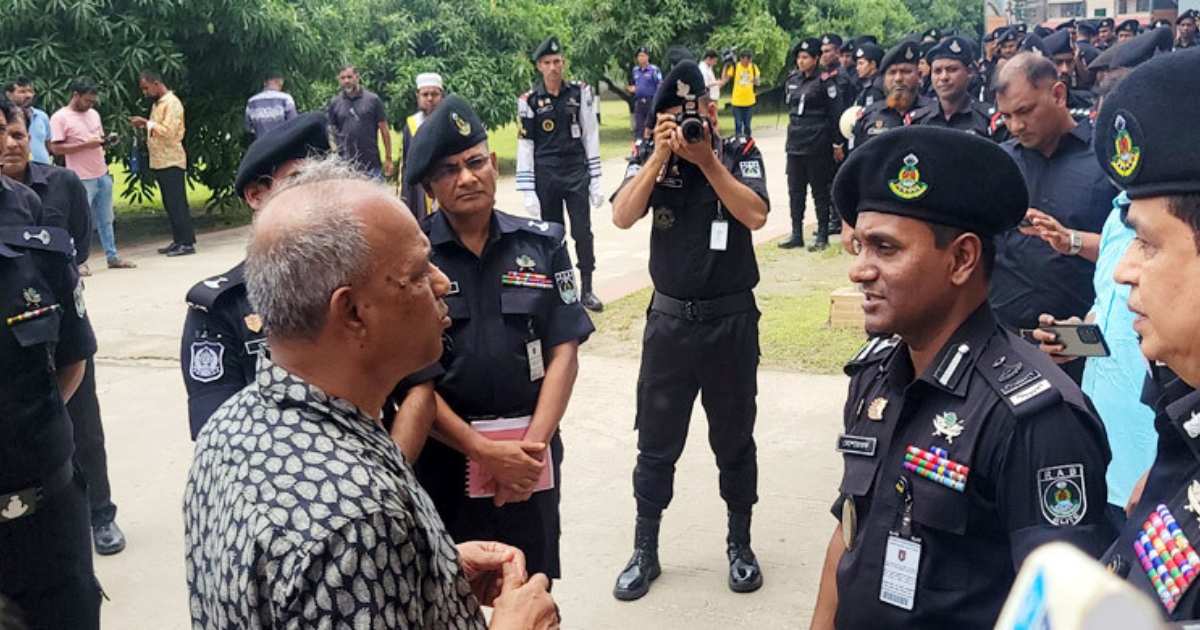 চাঁদাবাজ যতই শক্তিশালী হোক, বিশেষ ব্যক্তির রিকুয়েস্টে কোনো চাঁদাবাজকে ছাড়া যাবে না : স্বরাষ্ট্র উপদেষ্টা