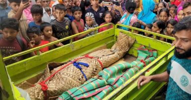 ঘরে মিলল মা ও মেয়ের লাশ, ছাদ থেকে লাফিয়ে পালাল স্বামী