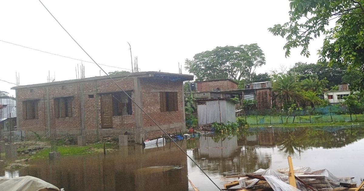 মৌসুমি বায়ুর প্রভাবে উপকূলীয় অঞ্চলে বৃষ্টিপাত অব্যাহত, জনজীবনে দুর্ভোগ