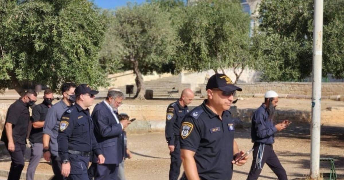 ইসরায়েলি মন্ত্রীর নেতৃত্বে আল-আকসা মসজিদে দখলদারদের হা মলা