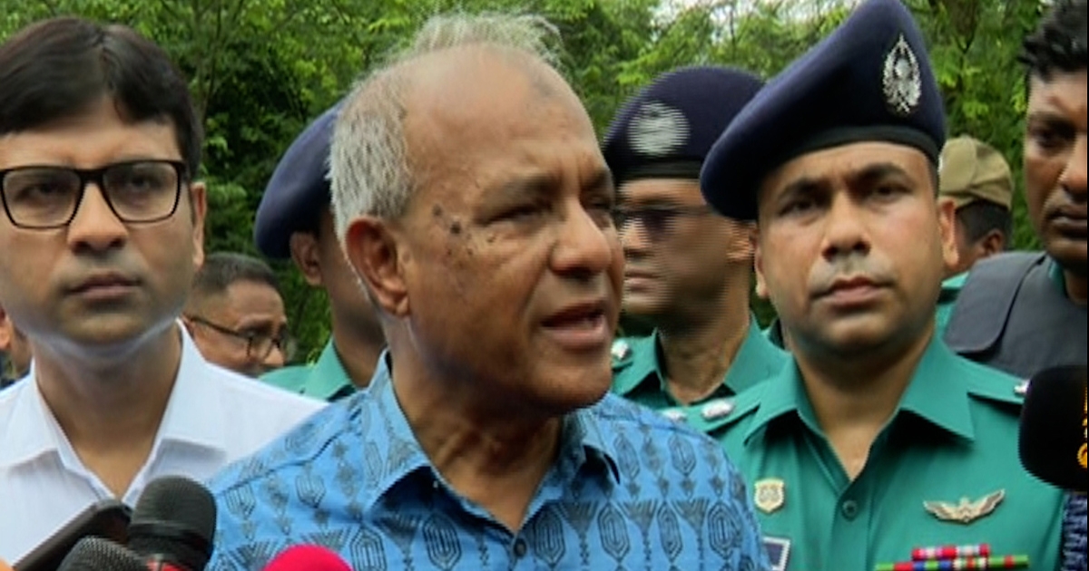 রায়েরবাজার গণকবরের ১১৪ মরদেহ তোলা হবে,চাইলে নিতে পারবে পরিবার : স্বরাষ্ট্র উপদেষ্টা