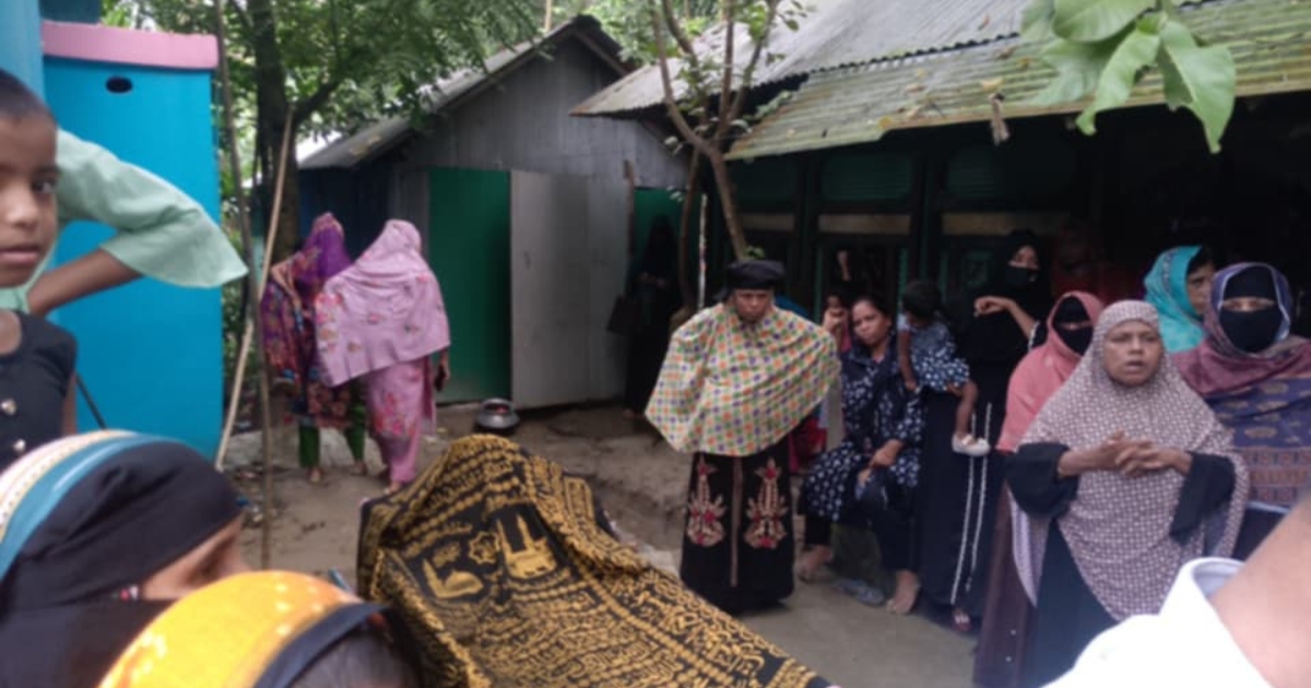 ভুল চিকিৎসায় গৃহবধূর মৃত্যু, ক্ষুদ্ধ আত্মীয়স্বজন কর্তৃক হাসপাতাল ভাঙচুর