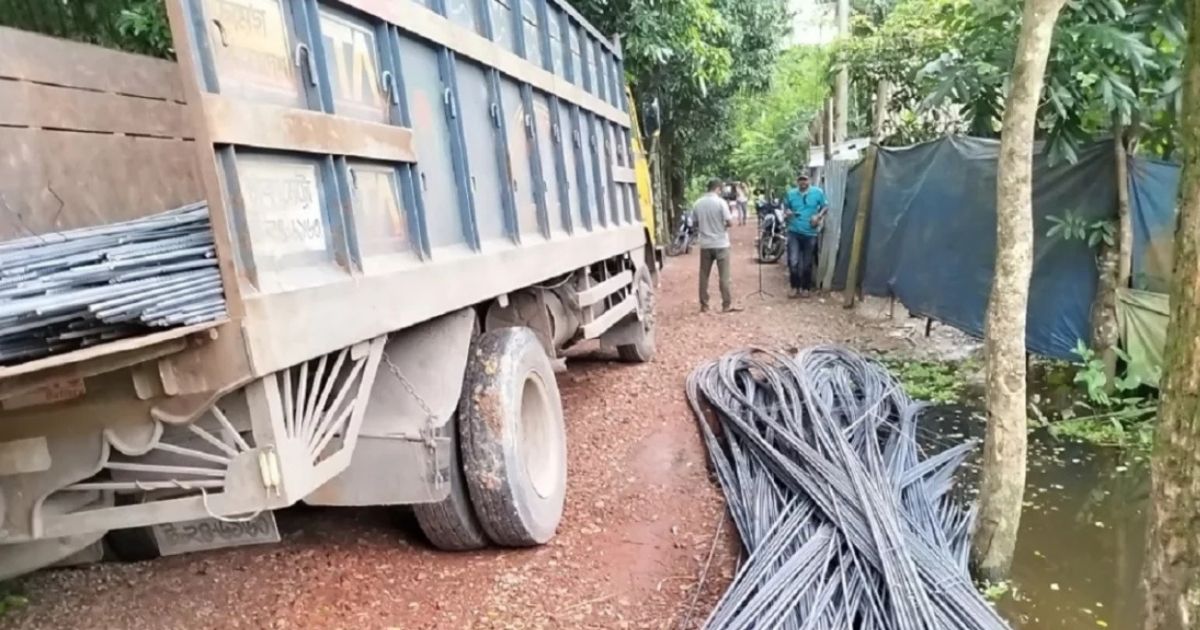 ঢাকা-চট্টগ্রাম মহাসড়কে রডবোঝাই ট্রাক ছিনতাই, যুবদল কর্মীসহ গ্রেপ্তার ২