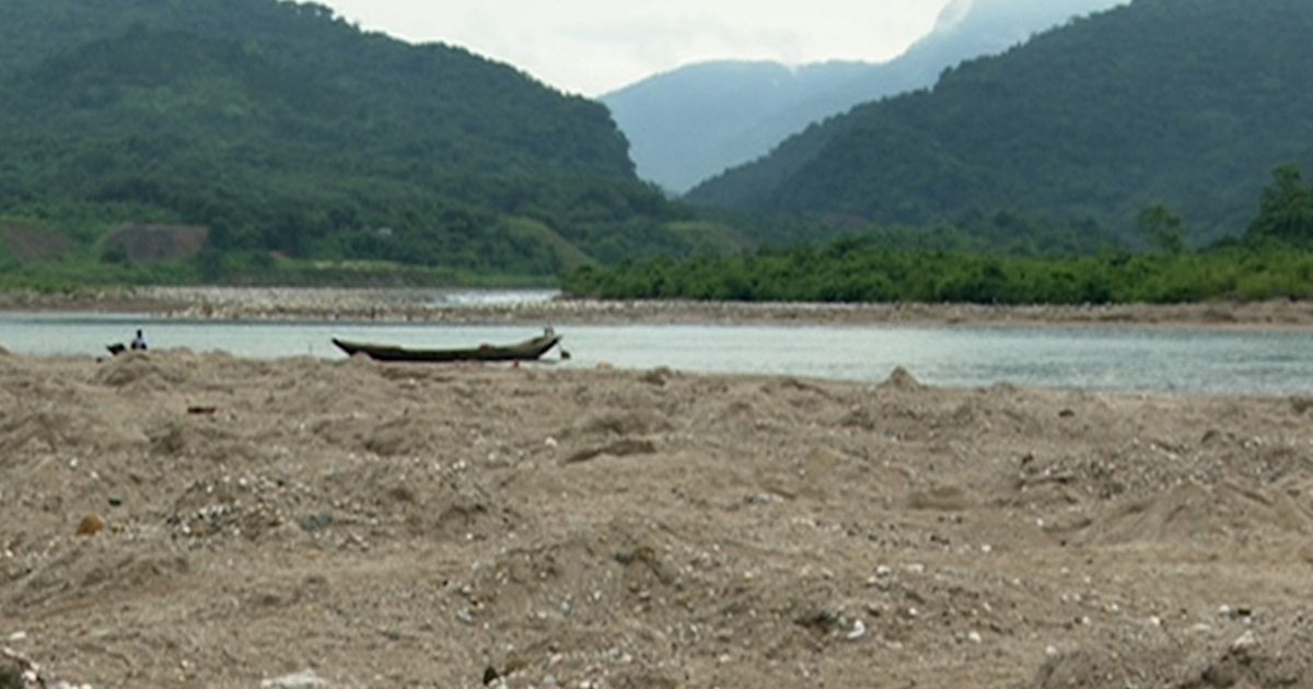 লাগামহীন লুটপাটে মরুভূমিতে পরিণত ‘সাদাপাথর’