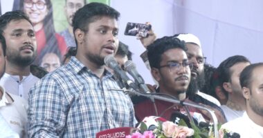 লন্ডনে গিয়ে সিজদা দিয়ে এসেছেন প্রধান উপদেষ্টা : হাসনাত আব্দুল্লাহ