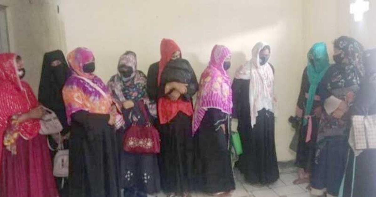 আবাসিক হোটেলে অসামাজিক কার্যকলাপ, তরুণীসহ গ্রেপ্তার ১৩