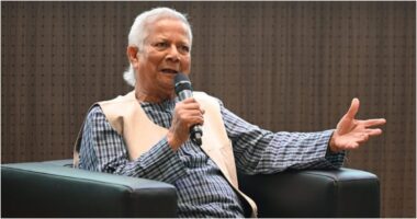 কিছু মানুষের ‍লুটপাট জাতির সামনে তুলে ধরা হবে : প্রধান উপদেষ্টা