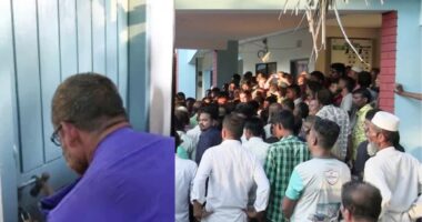 চেয়ারম্যানকে 'চেয়ার ছাড়তে' বিএনপি নেতার আল্টিমেটাম, ইউনিয়ন পরিষদে তালা