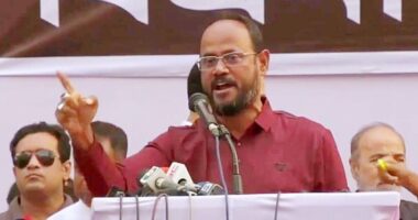 ফার্স্ট-সেকেন্ড ইয়ারের ছেলেরা সচিব-ডিসিদের পাশে বসে তদবিরে ব্যস্ত : টুকু