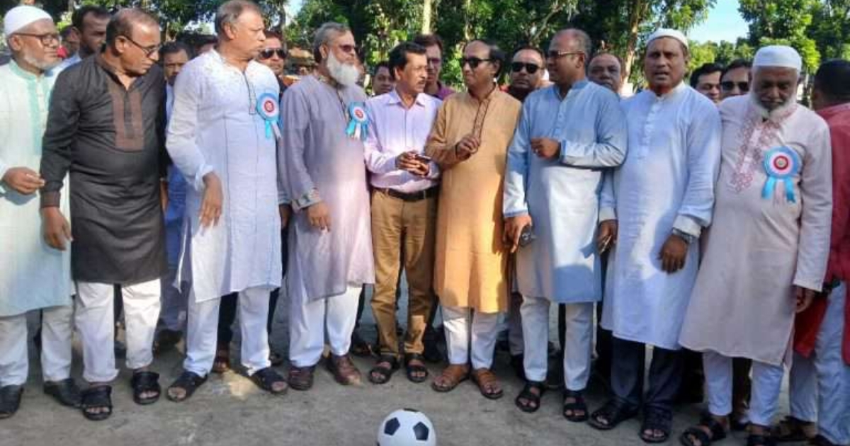 রায়পুরায় আরাফাত রহমান কোকো স্মৃতি ফুটবল টুর্নামেন্ট ফাইনাল খেলা অনুষ্ঠিত