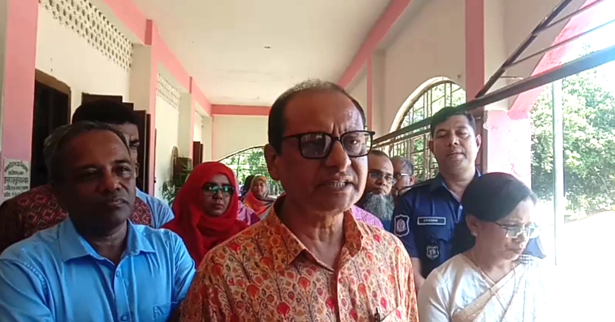 জানুয়ারির প্রথমেই শিক্ষার্থীদের হাতে বই তুলে দেয়া হবে : গণশিক্ষা উপদেষ্টা