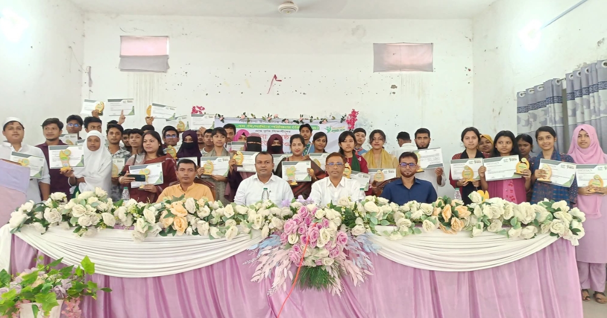 গলাচিপায় কৃতি শিক্ষার্থী সংবর্ধনা ও প্রগতি যুব ইউএনও অ্যাওয়ার্ড প্রদান