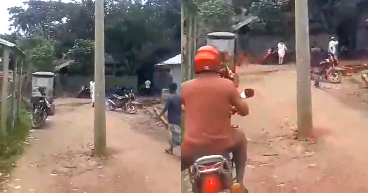 নেত্রকোনায় সড়কের মাঝখানে বিদ্যুতের খুঁটি রেখে নির্মাণ