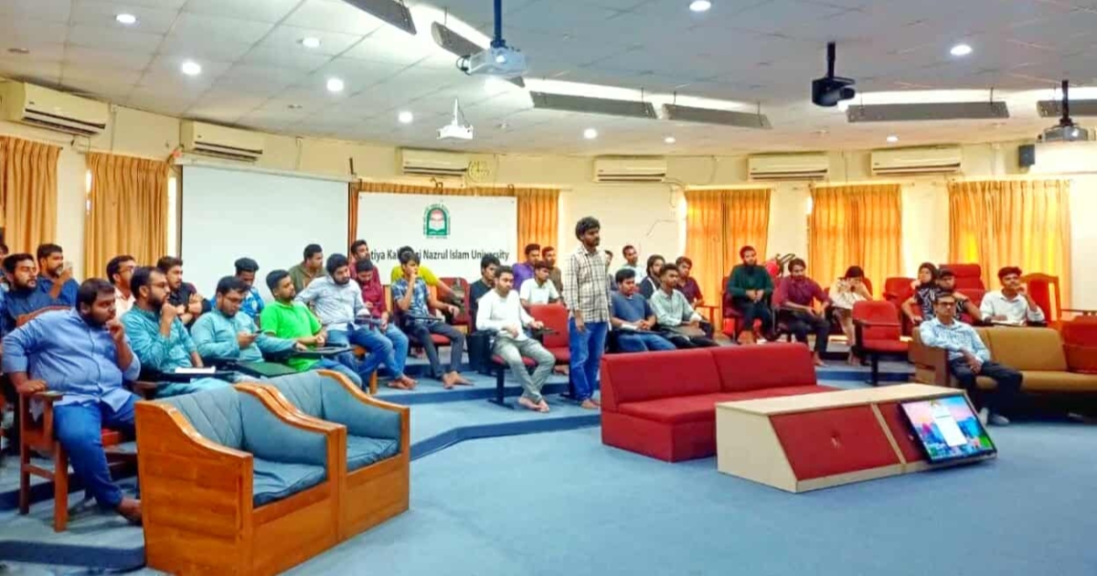 নজরুল বিশ্ববিদ্যালয়ে ছাত্র সংসদ নির্বাচন নিয়ে শিক্ষার্থীদের সঙ্গে উন্মুক্ত আলোচনা