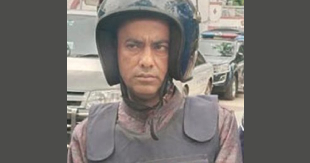 পুলিশ ক্যাম্পে হামলার নৌ ডাকাত’ রিপনসহ গ্রেপ্তার ৩