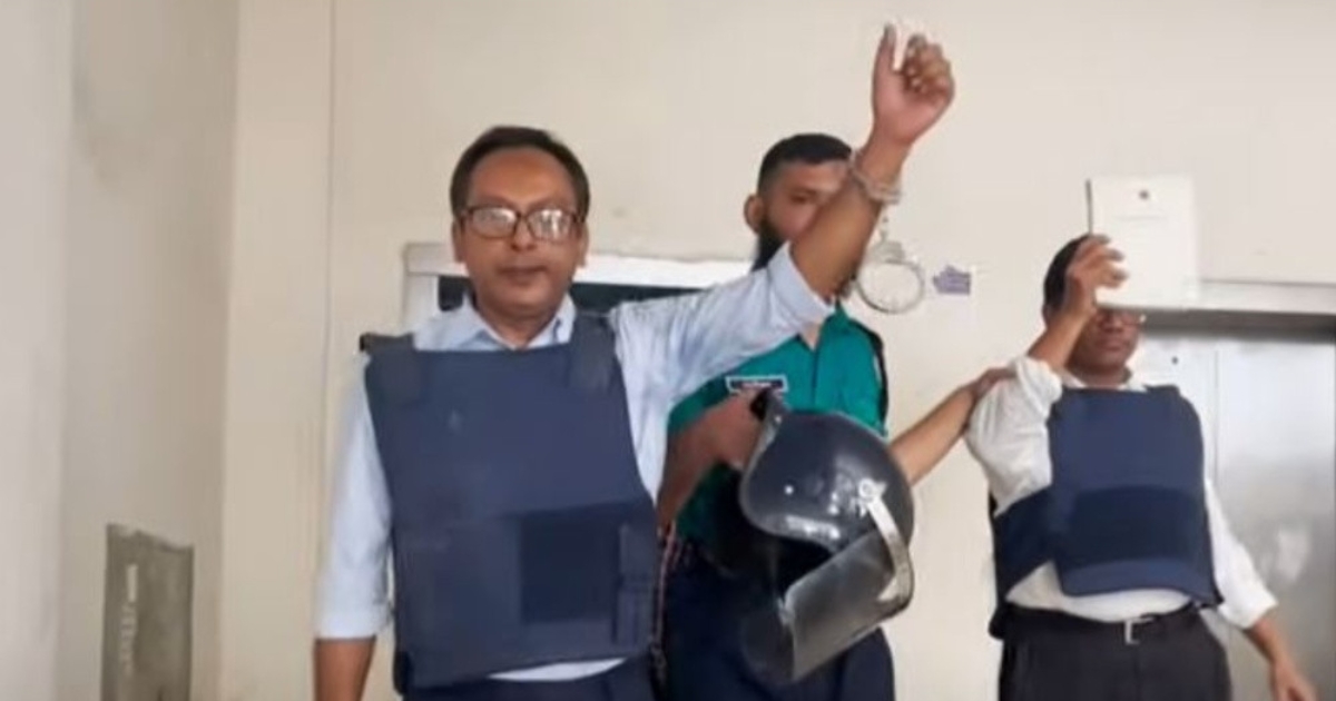 মুক্তিযুদ্ধের পক্ষে কথা বলা কি সন্ত্রাস ? : সাংবাদিক মঞ্জুরুল আলম পান্না