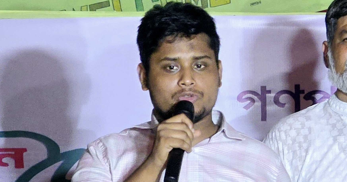 রুমিন ফারহানার এলাকায় এসেছি ,তিনি আমাদের জন্য উপহার পাঠিয়েছেন : হাসনাত আব্দুল্লাহ