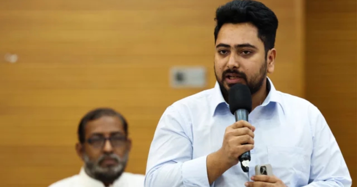 ডাকসু নির্বাচনে ভোটার হলেন নাহিদ ইসলাম