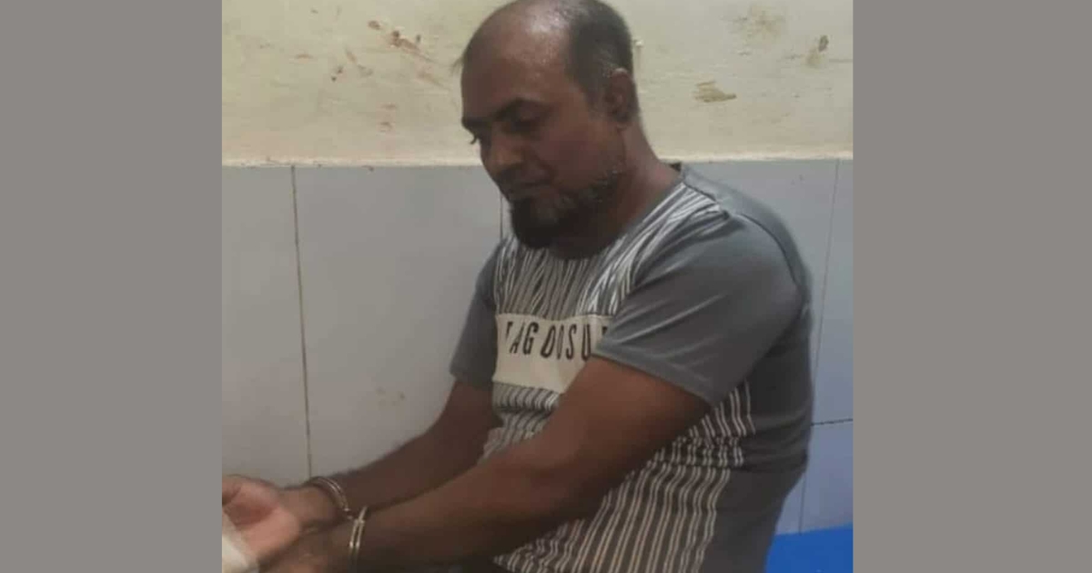 তালায় স্বামী কর্তৃক স্ত্রীকে কুপিয়ে জখম