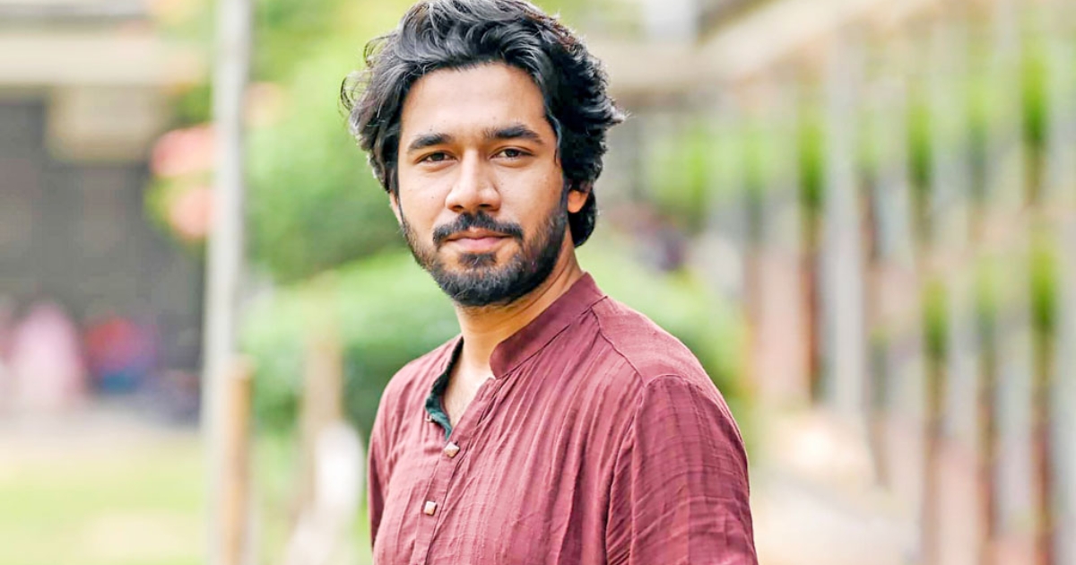 ঢাবিতে আমার ছবিটা প্রিন্ট করে, সবচেয়ে পচা জুতাটা নিক্ষেপ করো,আমি হাসিমুখে গ্রহণ করবো : খায়রুল বাসার