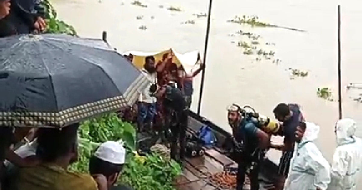 নেত্রকোনায় নৌকাডুবিতে দুই বালু ব্যবসায়ী নিখোঁজ