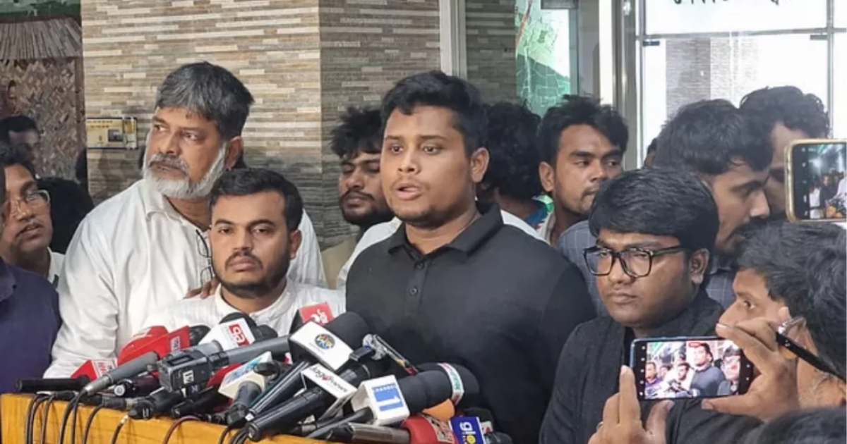 ইসি দলকানা পার্টি অফিসে পরিণত হয়েছে এবংএকটি দলের এজেন্ডা বাস্তবায়নে কাজ করছে : হাসনাত আব্দুল্লাহ