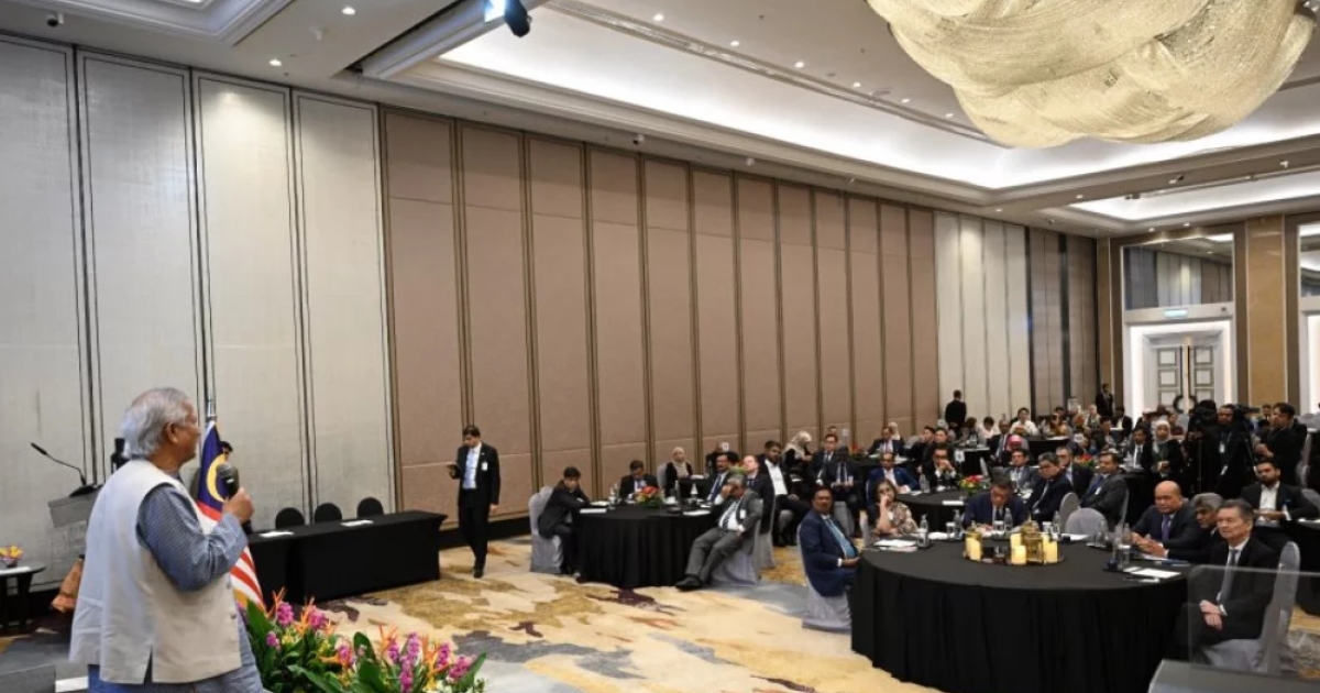 মালয়েশিয়ার কোম্পানিগুলোকে বাংলাদেশে বিনিয়োগের আহ্বান প্রধান উপদেষ্টার