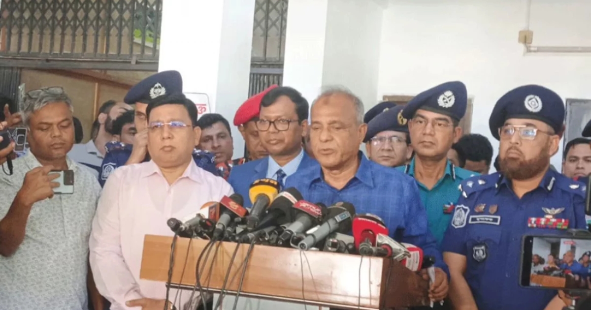 নিবার্চনে শুধু সেনাবাহিনী নয়, বিমান-নৌবাহিনীকেও কাজে লাগাব : স্বরাষ্ট্র উপদেষ্টা