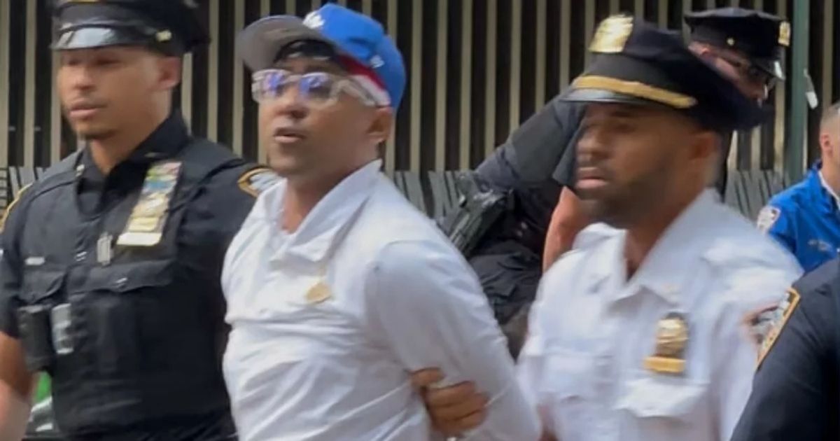 জাতিসংঘের সদর দপ্তরের সামনে ছাত্রলীগ নেতাকে মারধর, বিএনপির কর্মী গ্রেপ্তার