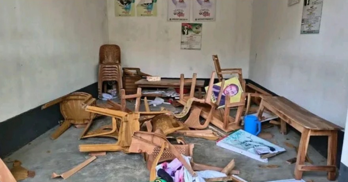 মেহেরপুরে বুড়িপোতা ইউনিয়নের ৩নং ওয়ার্ড বিএনপি কার্যালয়ে হামলা-ভাঙচুর