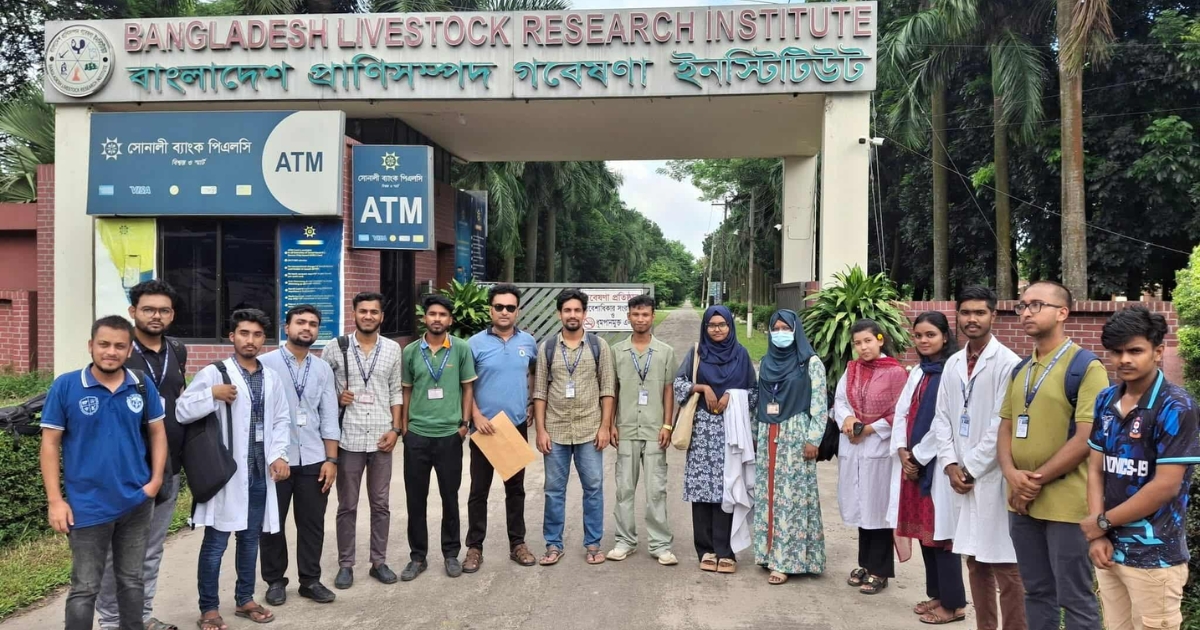 ভেটেরিনারি গ্র্যাজুয়েটদের বঞ্চনা দূরীকরণে গবি শিক্ষার্থীদের স্মারকলিপি জমা 