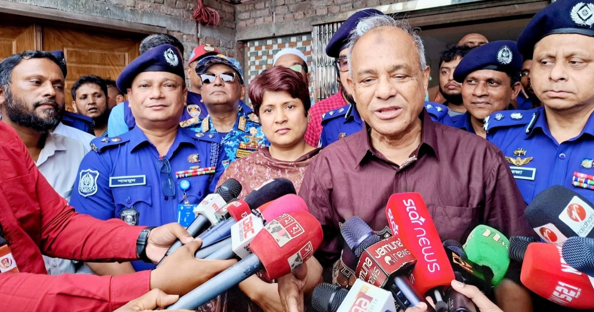 পুলিশ ক্যাম্পে হামলা করা ডাকাতরা দেশ ছেড়ে পালিয়ে গেছে : স্বরাষ্ট্র উপদেষ্টা