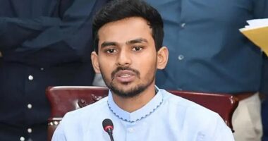 রাজনৈতিক কার্যক্রমকে মব বলা যাবে না : উপদেষ্টা আসিফ মাহমুদ