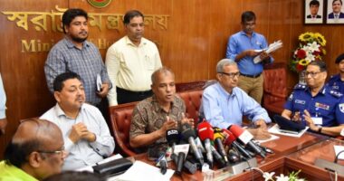 ২৪ ঘণ্টা মনিটরিংয়ে থাকবে সব পূজামণ্ডপ,বসানো যাবে না মদ-গাঁজার আসর : স্বরাষ্ট্র উপদেষ্টা