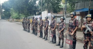 ঢাবিতে প্রবেশে কঠোর নিয়ন্ত্রণ, ক্যাম্পাসজুড়ে বিজিবির টহল