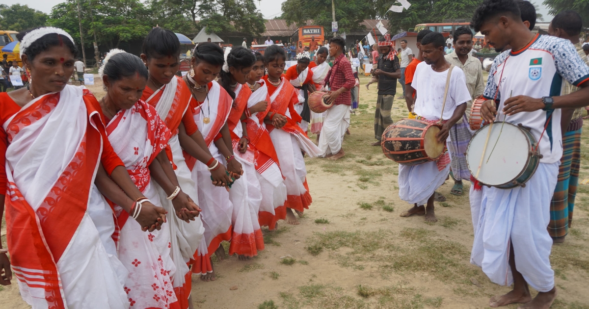 ধামইরহাটে ক্ষুদ্র নৃগোষ্ঠীরা ঐতিহ্যবাহী কারাম উৎসব পালন করলেন