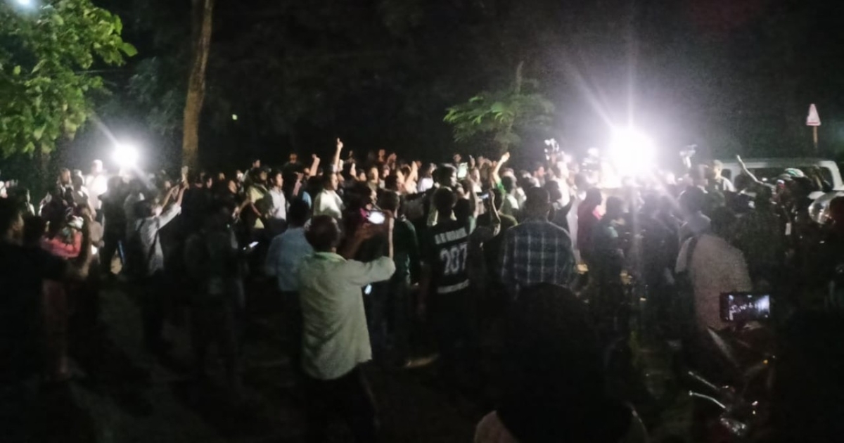 নির্বাচনে কারচুপির অভিযোগ জাকসু বাতিলের দাবিতে সাবেক শিক্ষার্থীদের নেতৃত্বে মিছিল